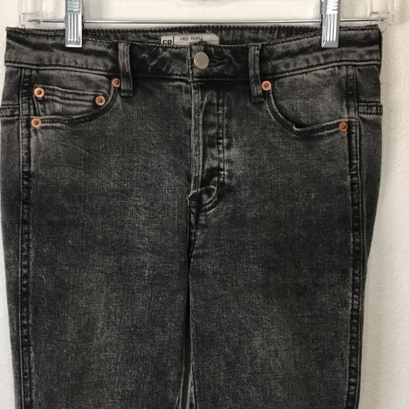 FREE PEOPLE Super Skinny Faded Black Jeans - Picture 2 of 13